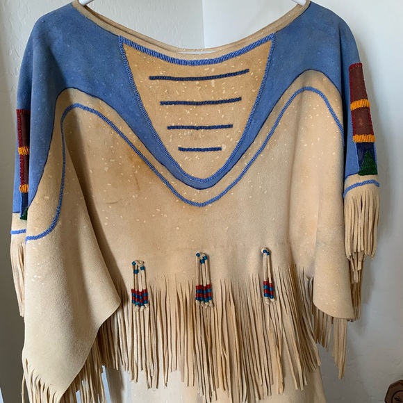 Beautiful Handmade Beaded and Painted Native American Indian Regalia - Picture 4 of 15